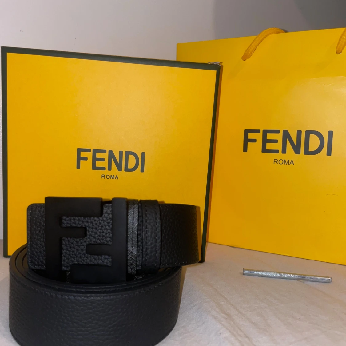 Svart Fendi bälte med FF-spänne - 3