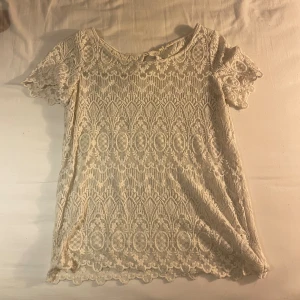 Vit blus  - Vit spets blus 