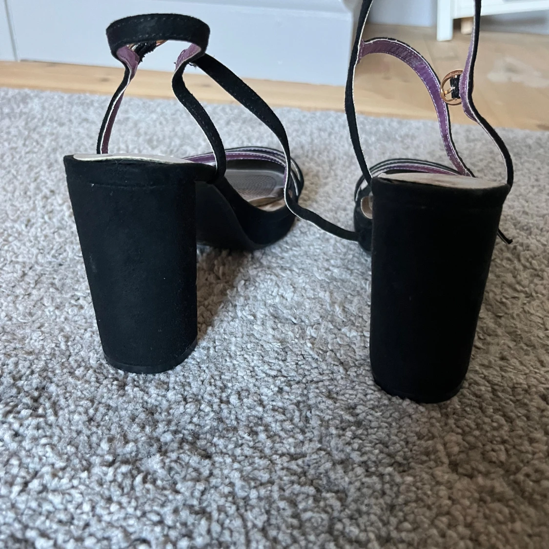 Svarta sandaler med blockklack från XIT - 2