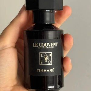 Le Couvent Tinhare Parfym - Använt max 2 sprut, en varm och god vanilj doft! Nypris 599kr. 50 ml