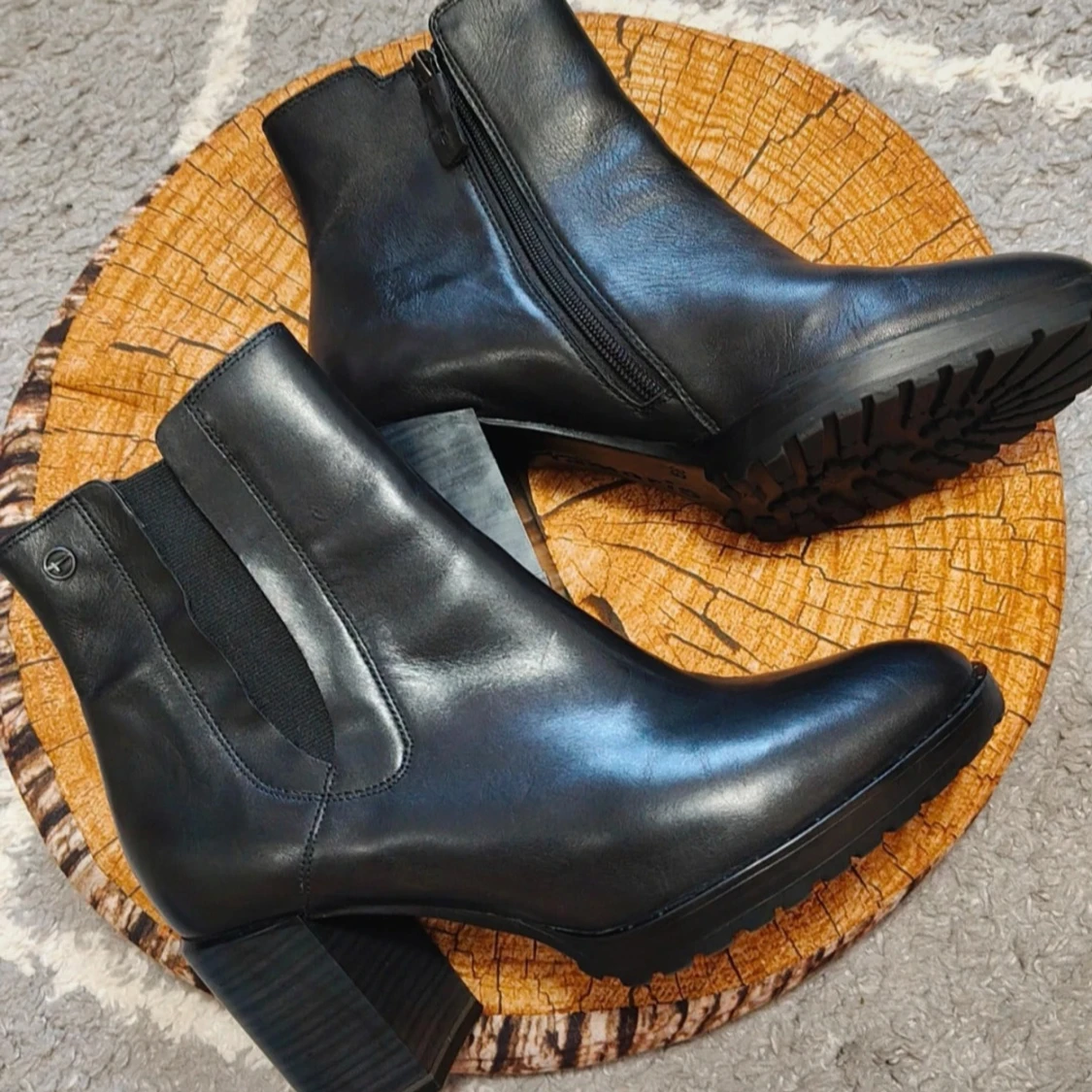 Svarta chelsea boots från Tamaris - 1