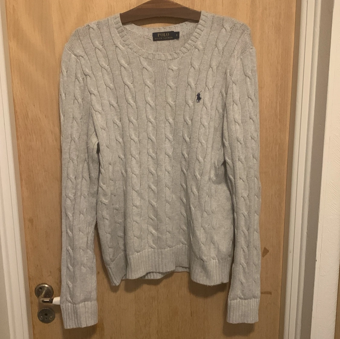 Ljusgrå kabelstickad tröja Polo Ralph Lauren