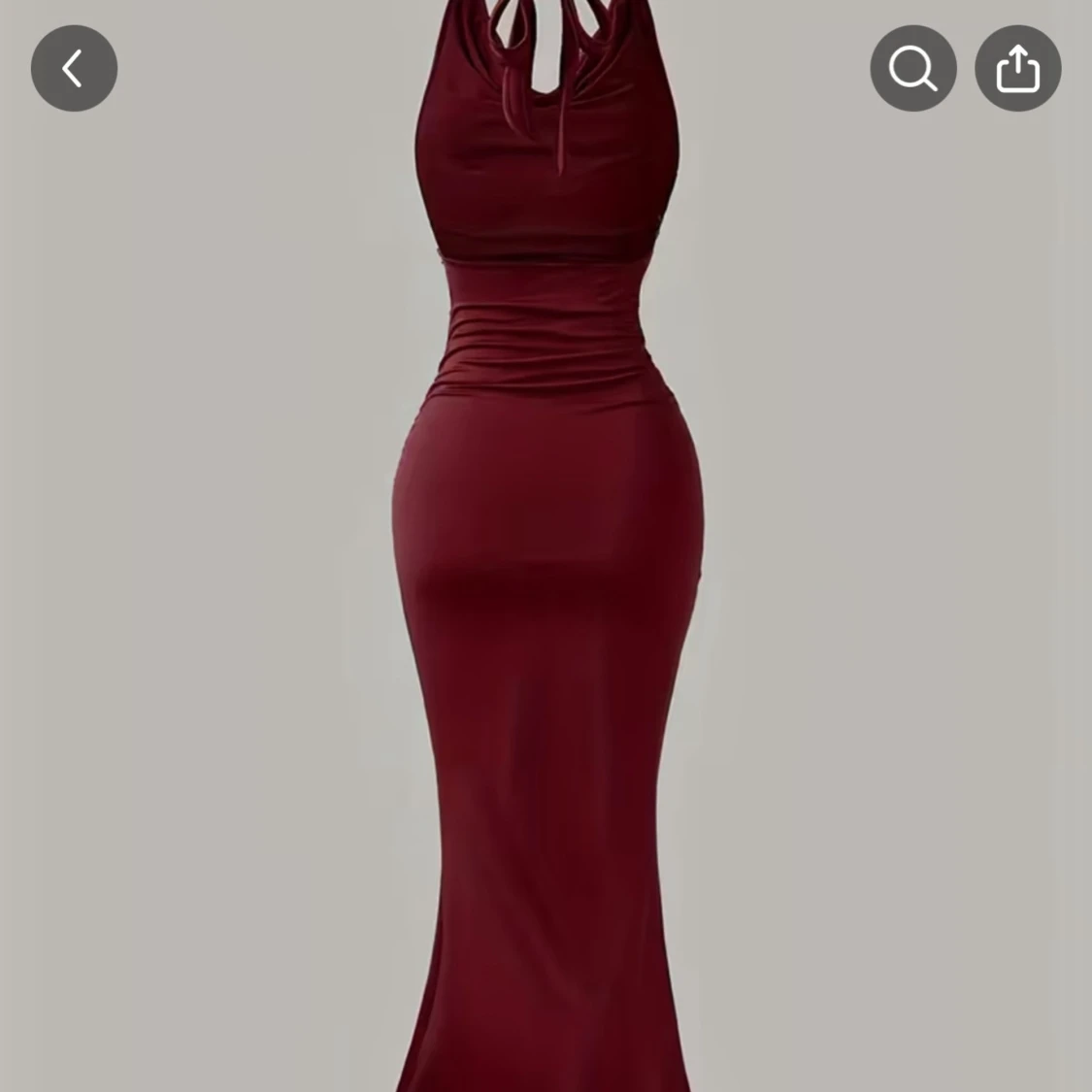 Vinröd långklänning med knyt i nacken