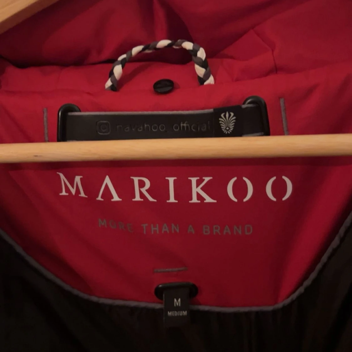 Röd pufferjacka från Marikoo - 4