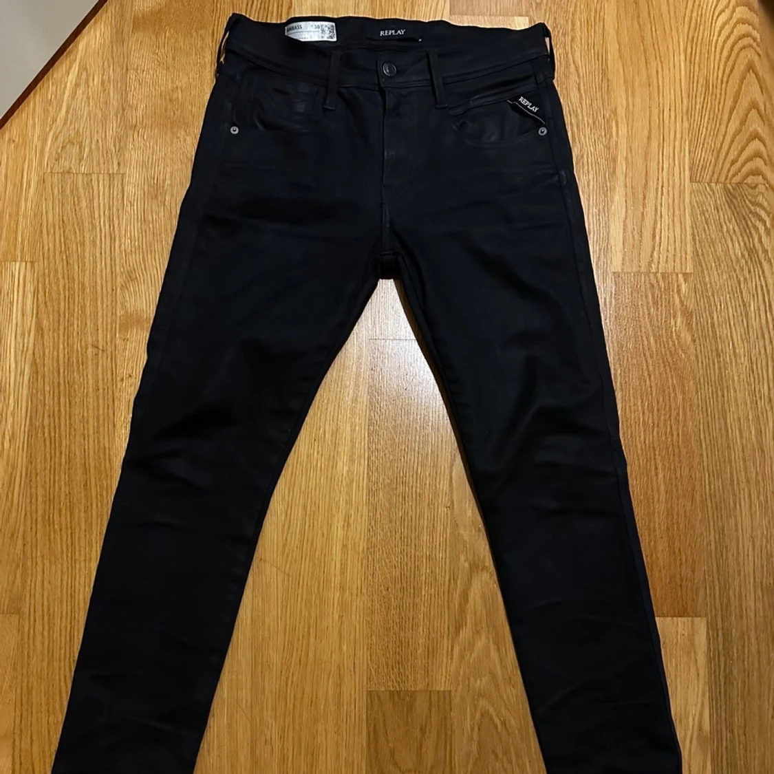Svarta Replay Anbass jeans, W30 L32 - 1