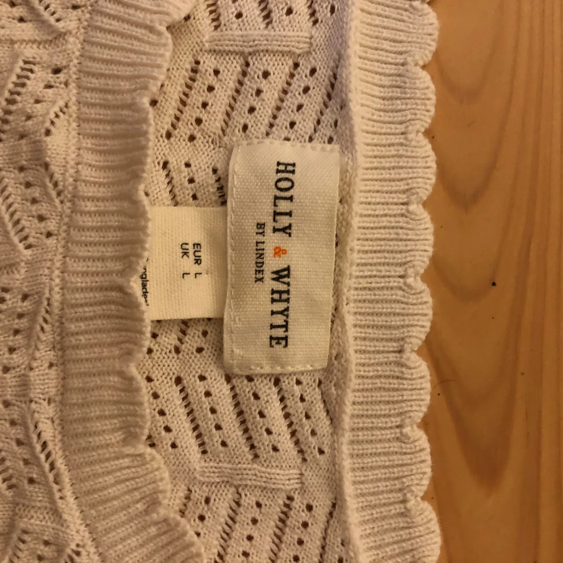 Vit blus med spetsvolanger Holly & Whyte - 1