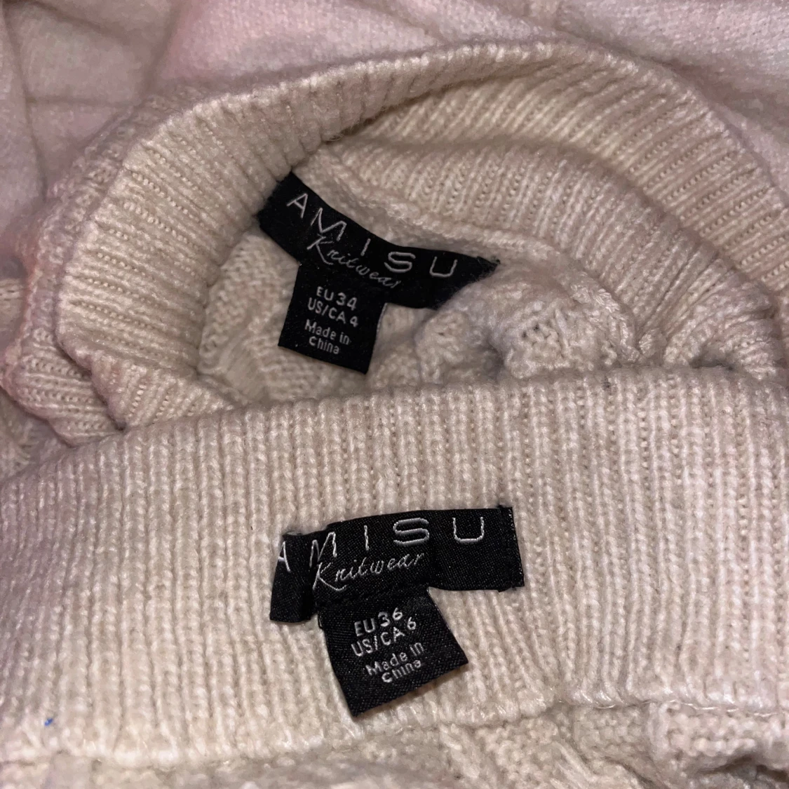 Beige stickat sett - 1