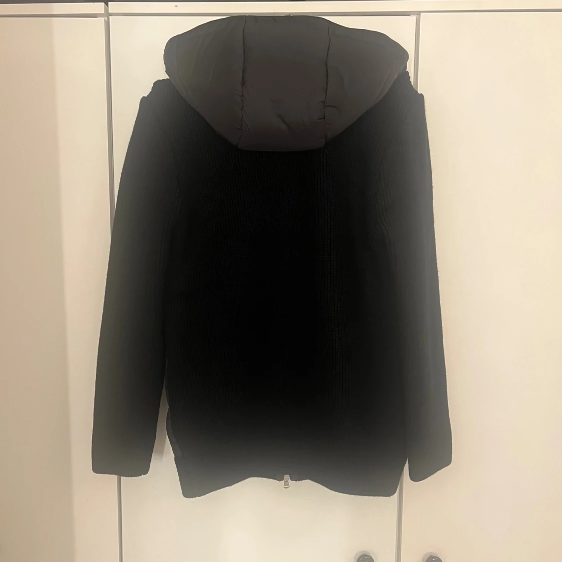 Svart pufferjacka från Leon Marcel - 1