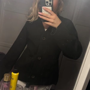 Helt ny viral tröja från lager 157 prislappen kvar  - Den är helt ny aldrig använd köpt för 200kr tappade bort kvittot så kan inte lämna tillbaka skriv om ni vill ha mer bilder så är de bara att skriva😊😊💕💕💕