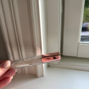 Läppglans  - Oanvänt läppglans från loreal Paris 🫦