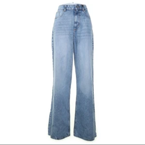 Jeans Carin Wester - Jeans från Carin Wester. Modell Sasha. Använda, men i gott skick. Storlek 42, långa i benen 