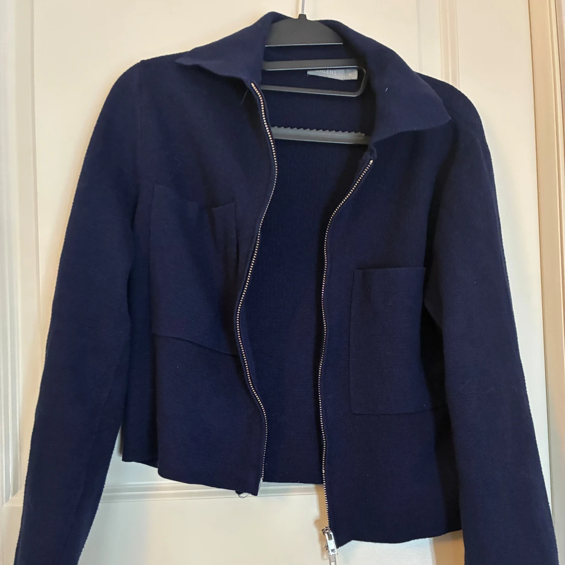 Mörkblå stickad jacka från Åhléns - 2