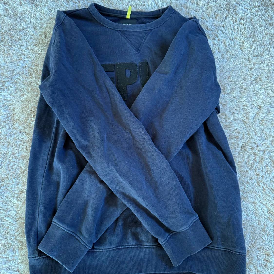 Mörkblå sweatshirt från Replay - 2