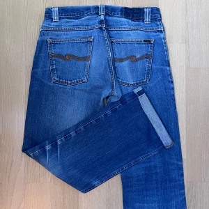 Vintage Selvage Nudie RegularRalf - Tjena! Säljer dessa riktigt coola Vintage Selvage jeansen ifrån Nudie, modellen är RegularRalf(Bootcut/Straight), storlek W32/L34. kan vara intressant att byta mot ett par Nudie Lab jeans eller bara ett par feta selvage i storlek W34/33-L32-34, hör av dig vid funderingar!🙌