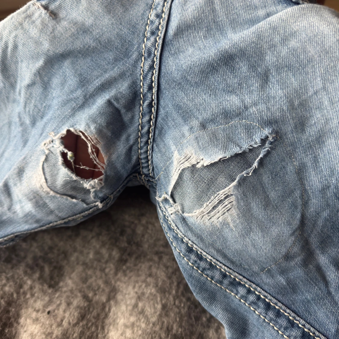 Ljusblå slitna missme jeans med knappar - 3