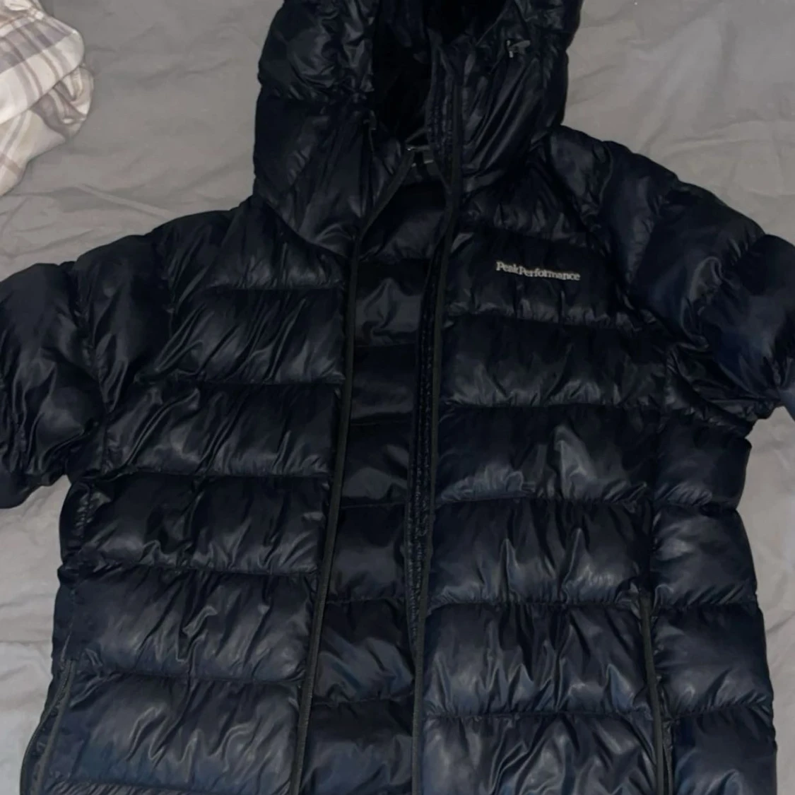 Svart dunjacka från Peak Performance - 1