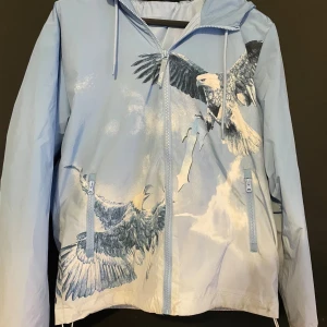 . - Fin Trapstar jacka inga defekter är ej äkta