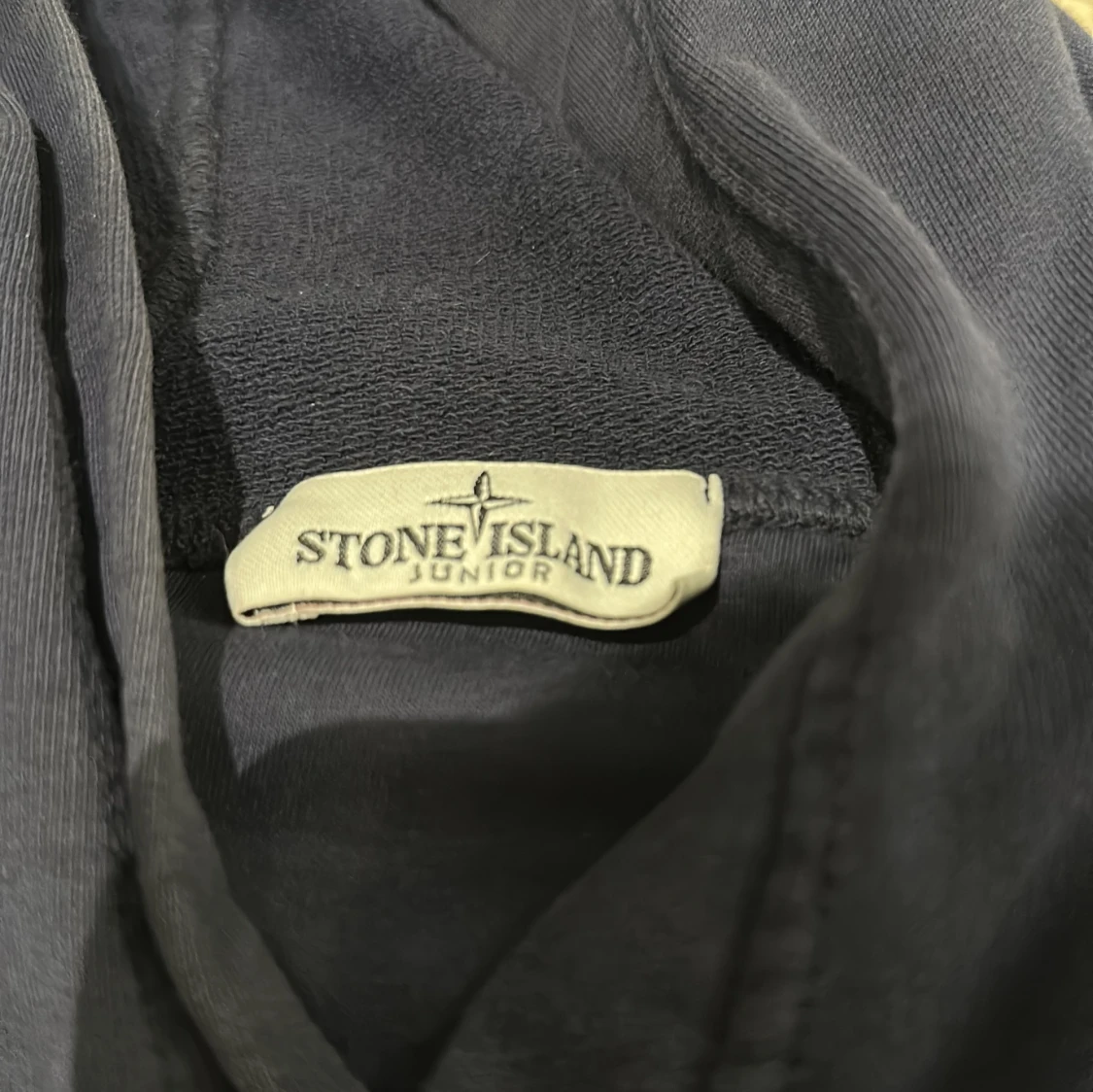 Mörkblå hoodie från Stone Island Junior - 1