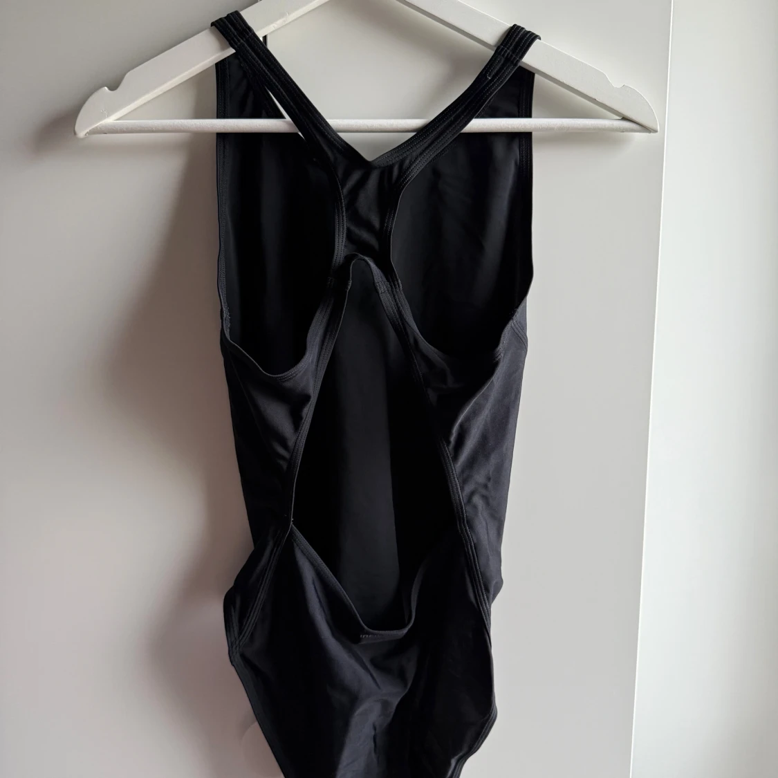 Adidas svart baddräkt, storlek 38 - 2