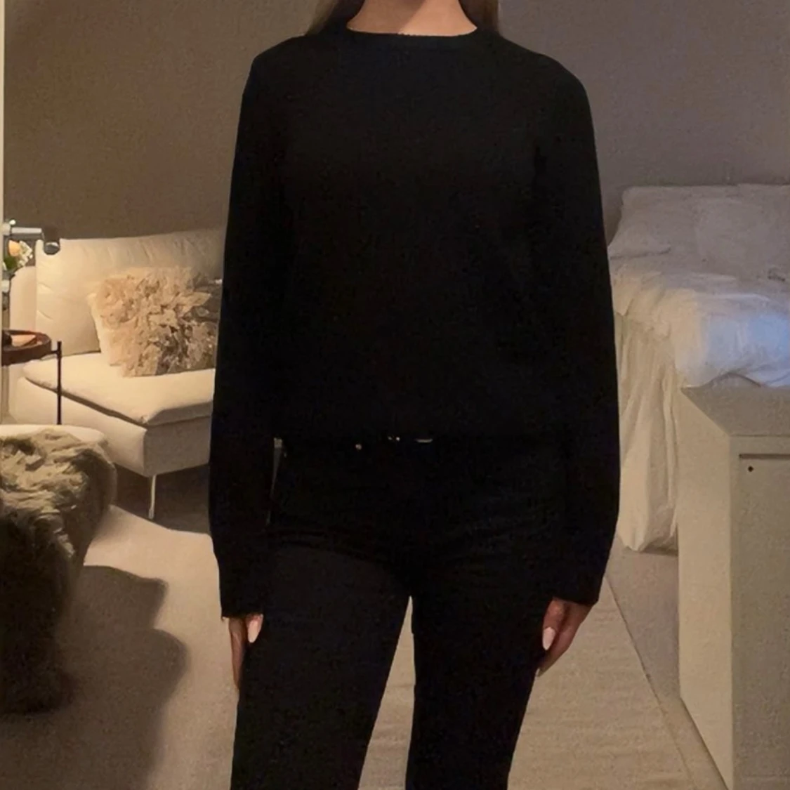 Svart stickad tröja med lång ärm