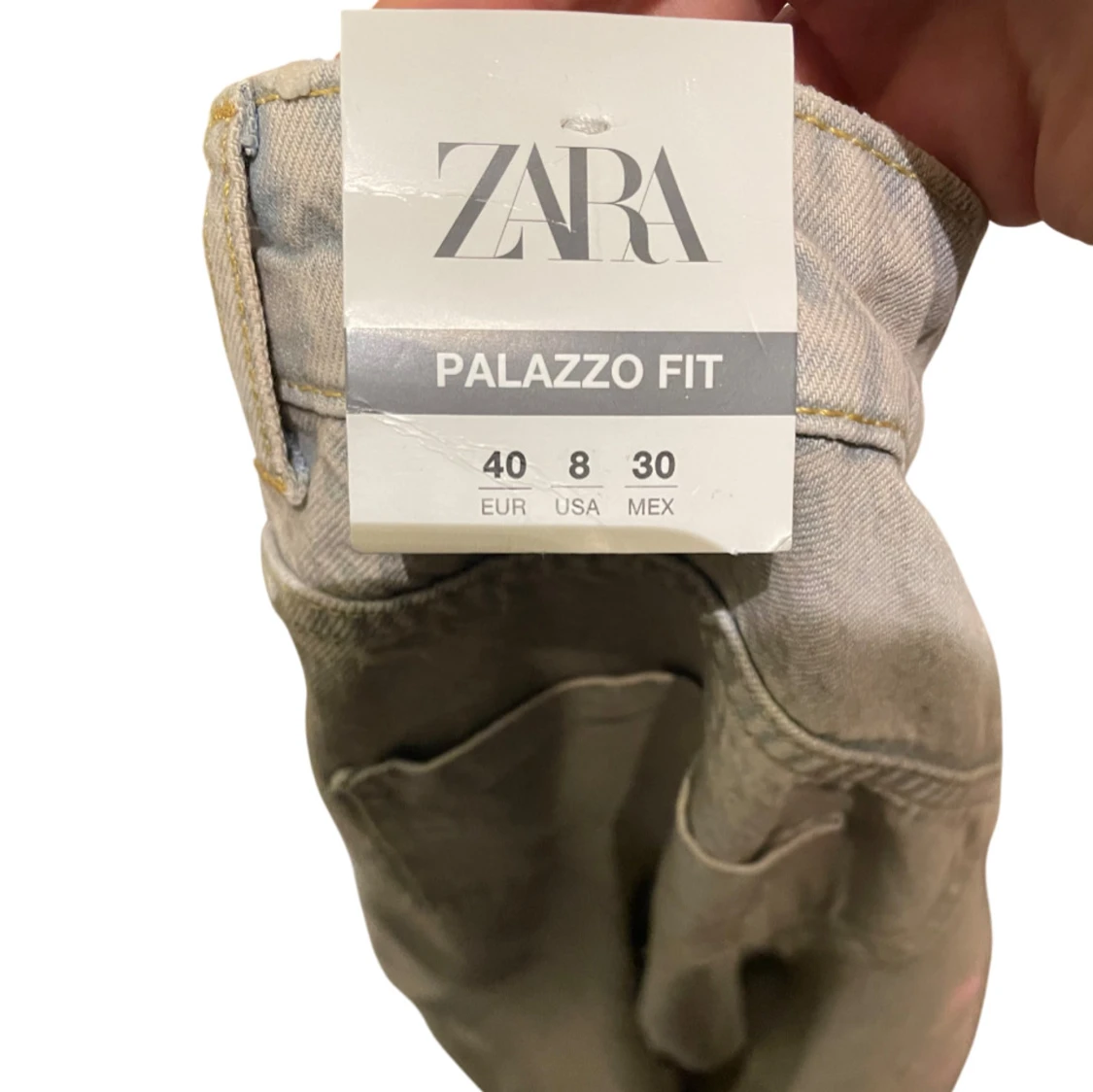 Grå/rosa vida jeans från Zara - 2