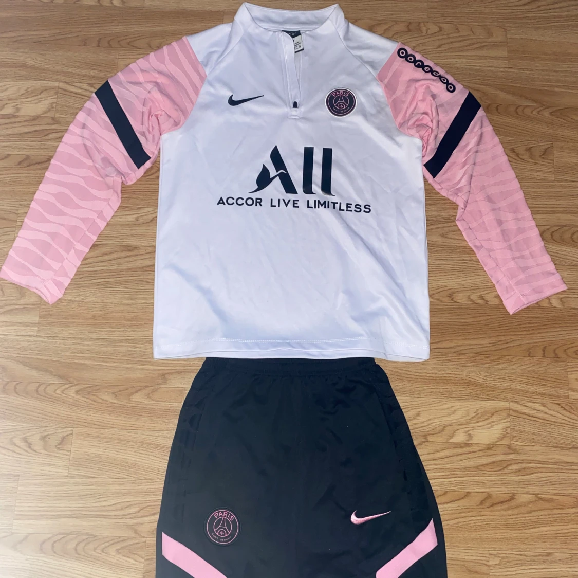 PSG tracksuit nike