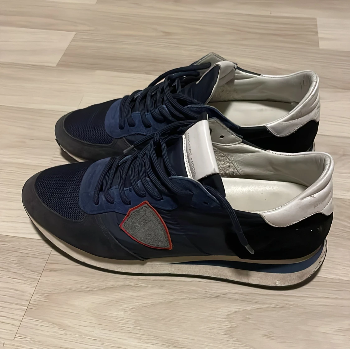 Blå sneakers från Philippe Model - 1