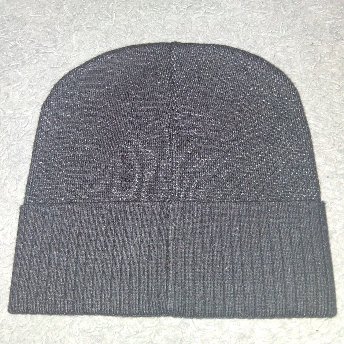 Svart ribbad mössa - 1