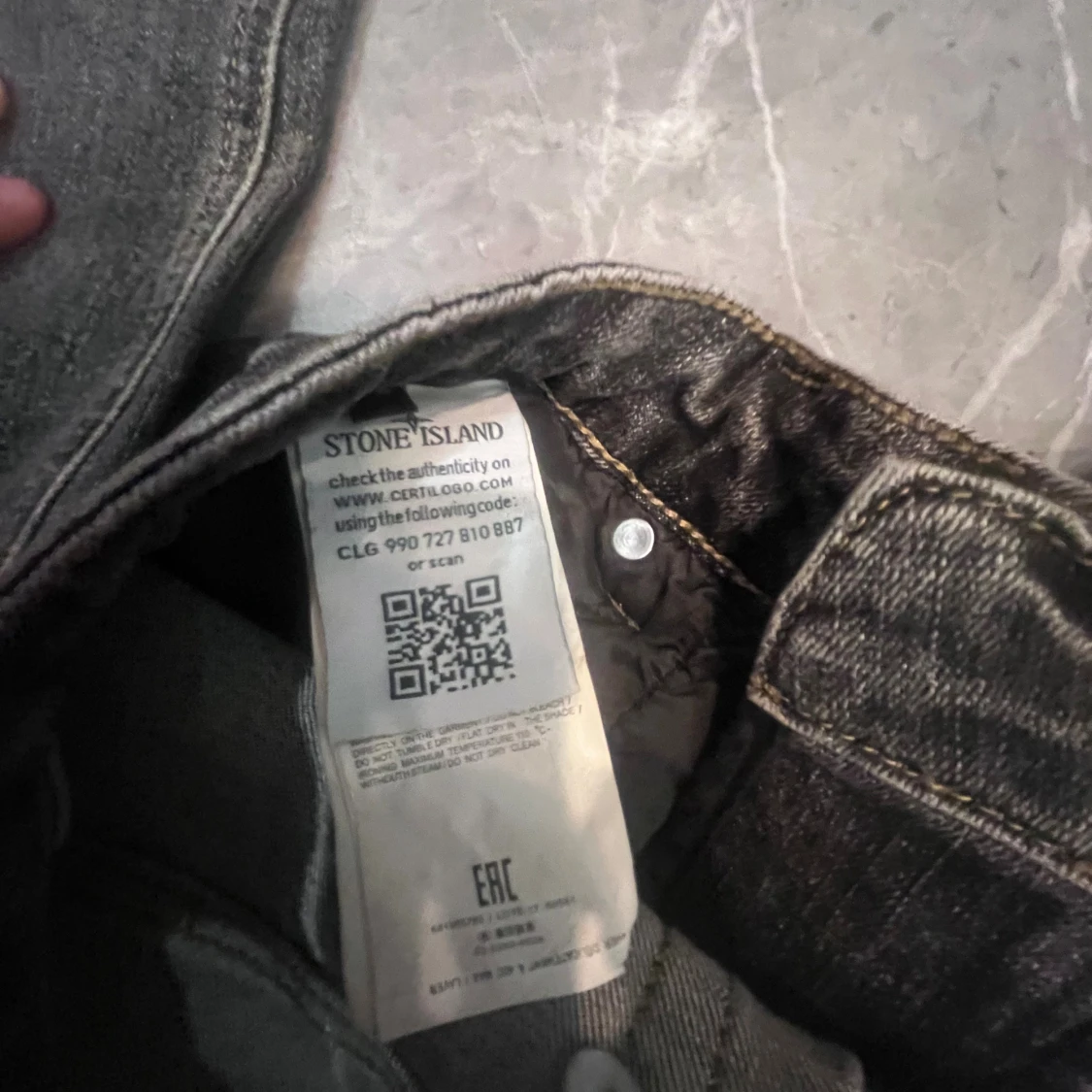 Grå jeans från Stone Island - 4