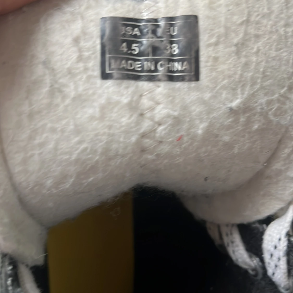 Svarta CCM skridskor strl 38 nyslipade - 2