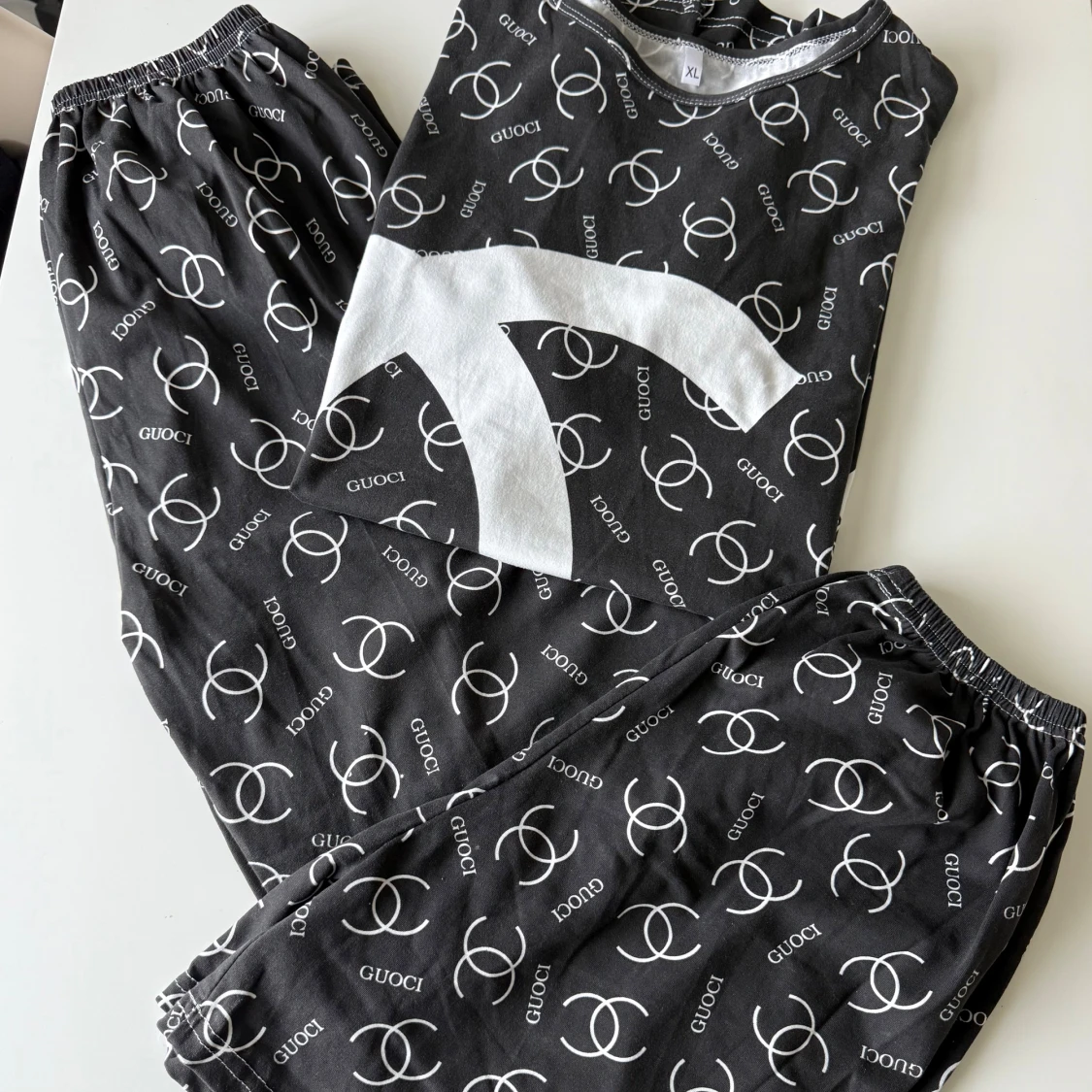 PYJAMAS SET