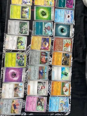 Pokémon kort  - Säljer dessa ny öppnade korten för 1kr stycket, kommer tyvärr utan sleeve