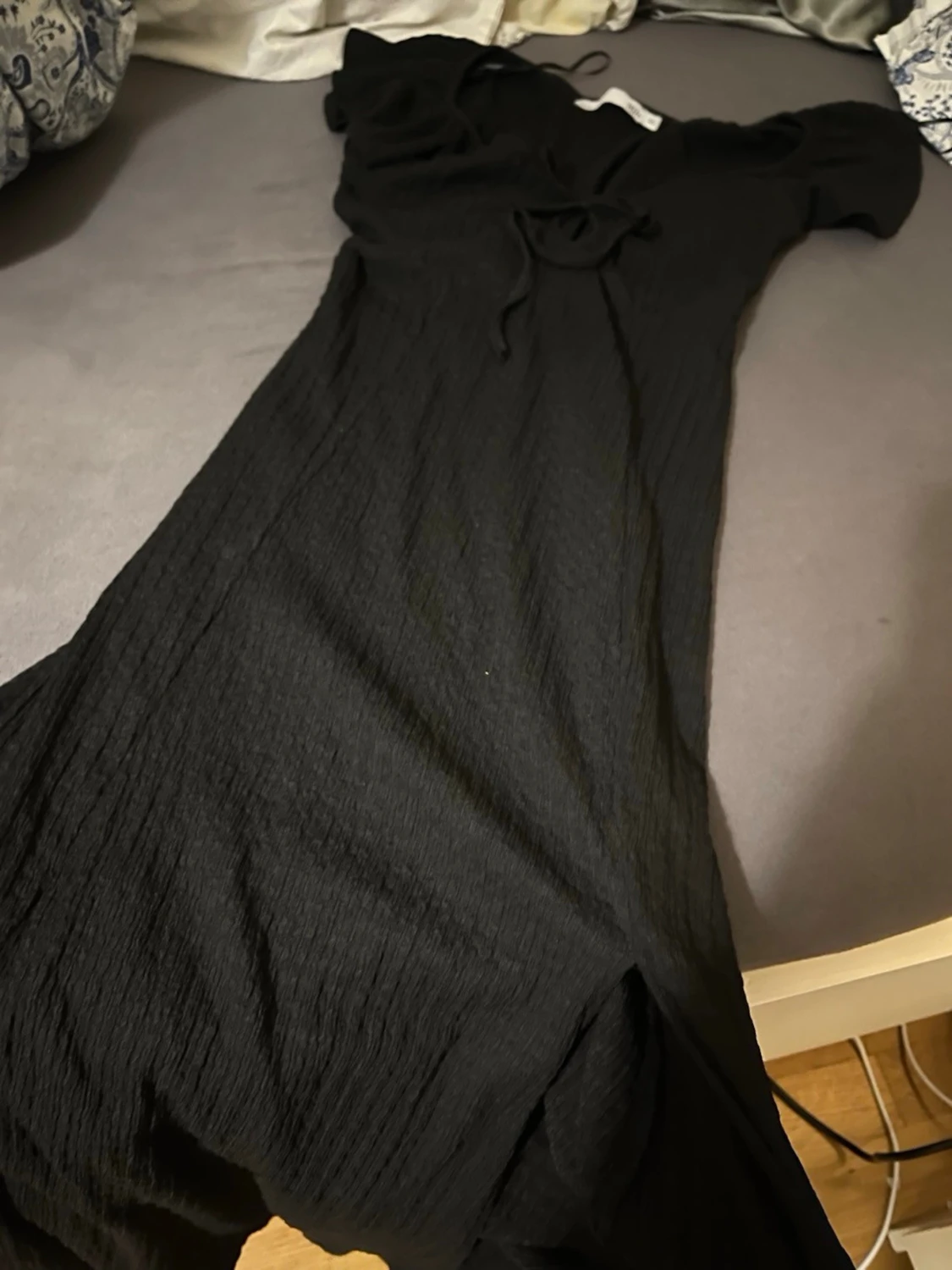 Svart långklänning med snörning - 1