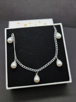 Handgjort halsband  - Material-rostfritt stål.  Kedjetjocklek-3mm.  Utan smyckesask 160kr