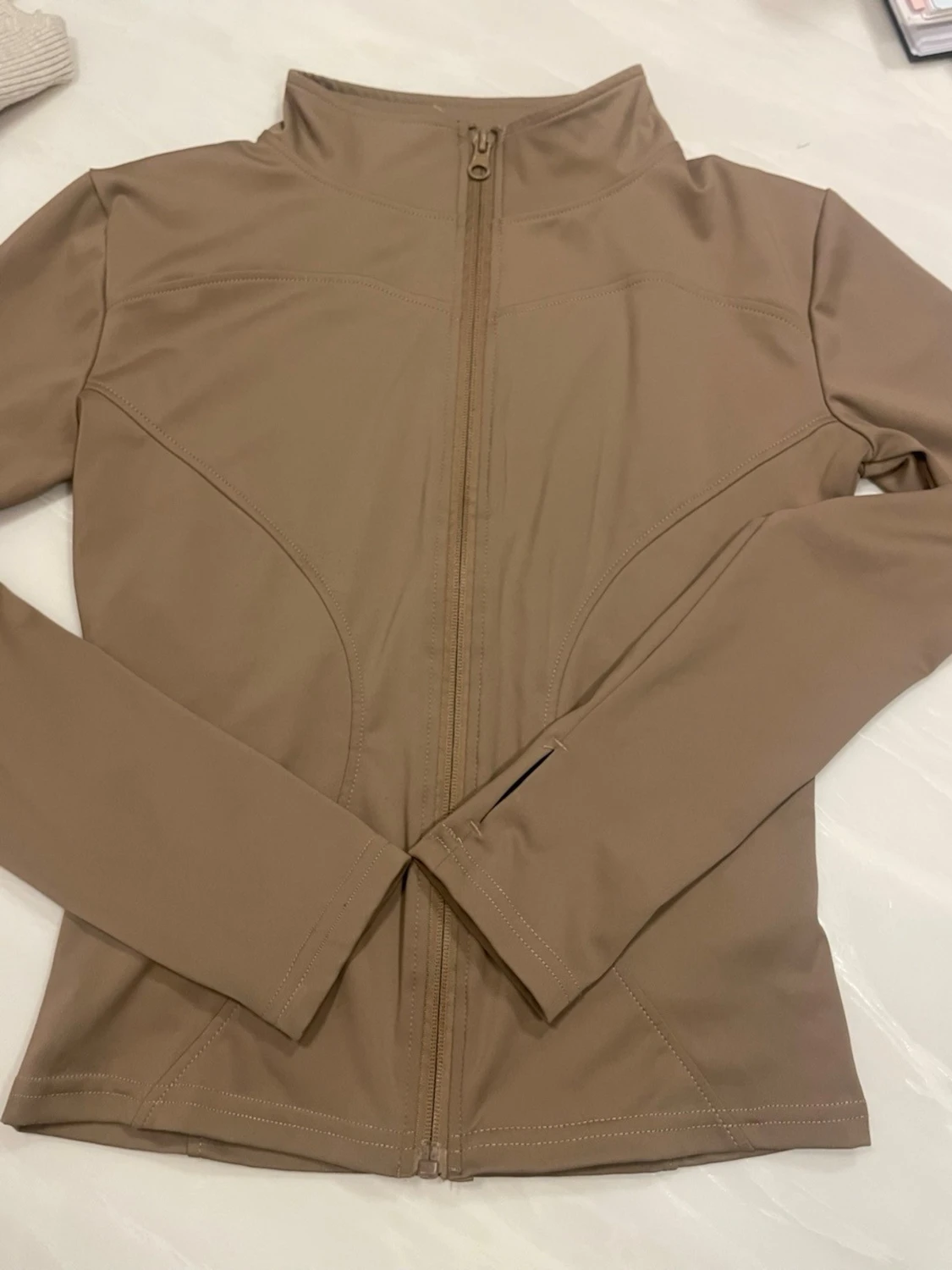 Tränings zip tröja från Gina tricot