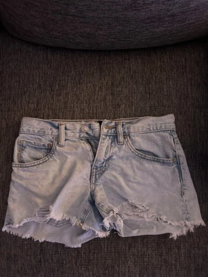 Lågmidjade shorts - Super fina lågmidjade jeans shorts från Lager 157