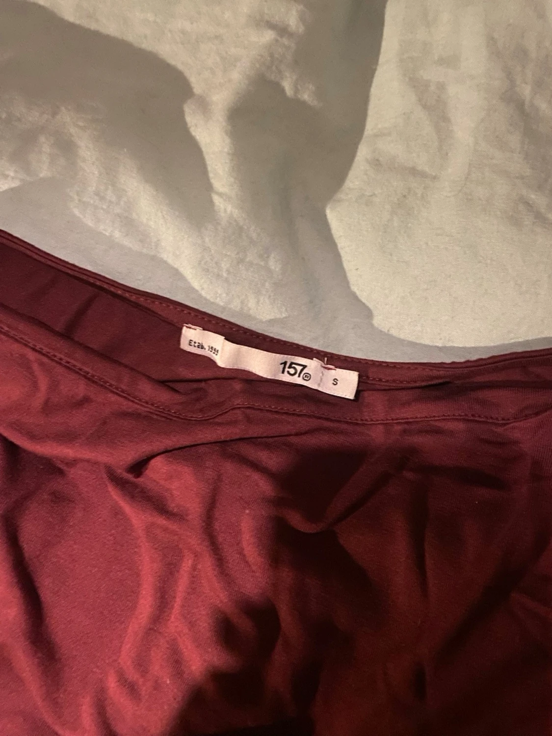 Vinröd ärmlös topp från 157