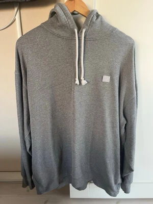 Acne studios tröja  - Snygg acne studios tröja i fint skick, går ner i pris vid snabbaffär!