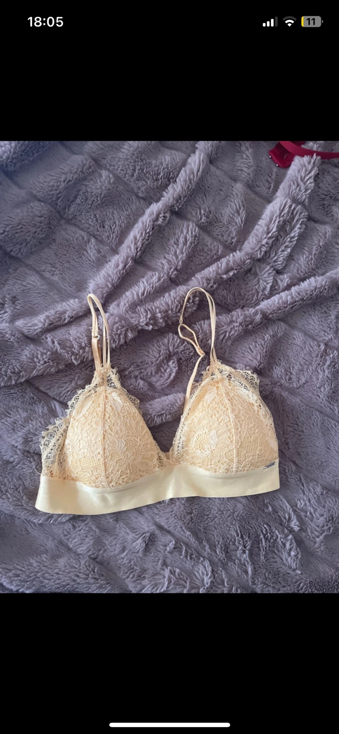 Beige spetsväst från ella m.