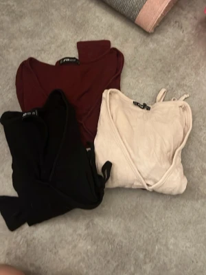 Omlott tröjor - Säljer alla 3 för 50kr