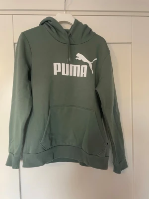 Hoodie Puma  - Hoodie från Puma, stl M