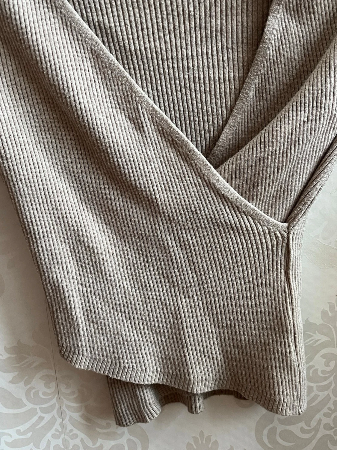 Beige omlottopp från SHEIN - 1