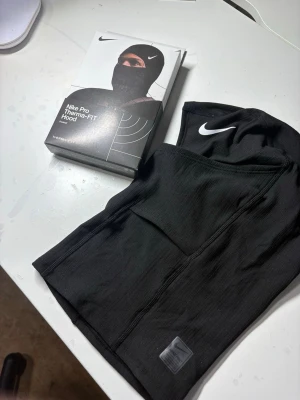 Nike Pro  Skimask/balaclava - Nike Pro skimask oanvänd ny i box .