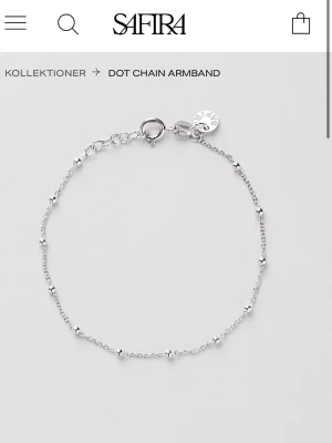 Silver armband  - Super fint silver armband med små silver kulor. Väldigt elegant, snyggt och passar alla outfits. Knappt använt och i nyskick. Ny pris 350 