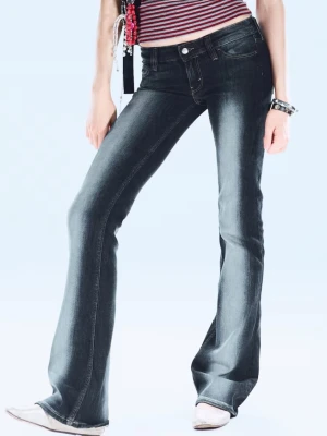 Cheap monday jeans storlek 25/34 - Säljer ett par oanvända mörkblå cheap monday jeans i storlek 25/34. Innerbenslängden är 86 och midjemåttet är 64,5. Säljer pga de inte passade. Skriv för egna bilder. 