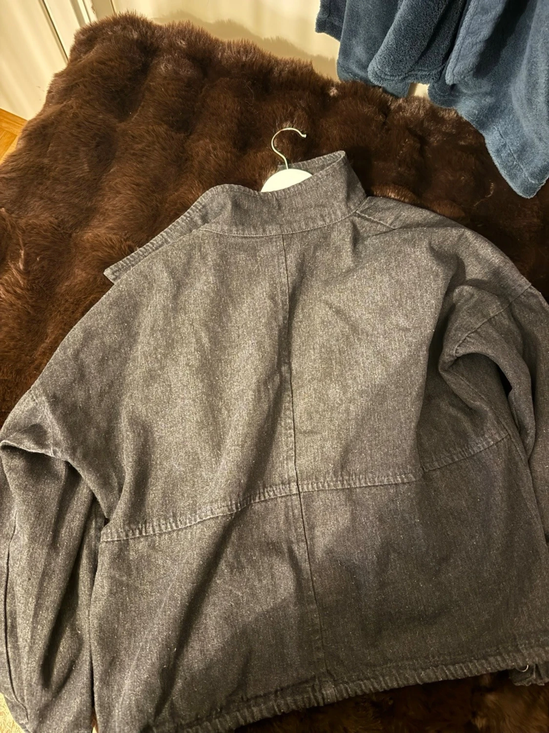 Grå svart denim jacka med knappar - 1