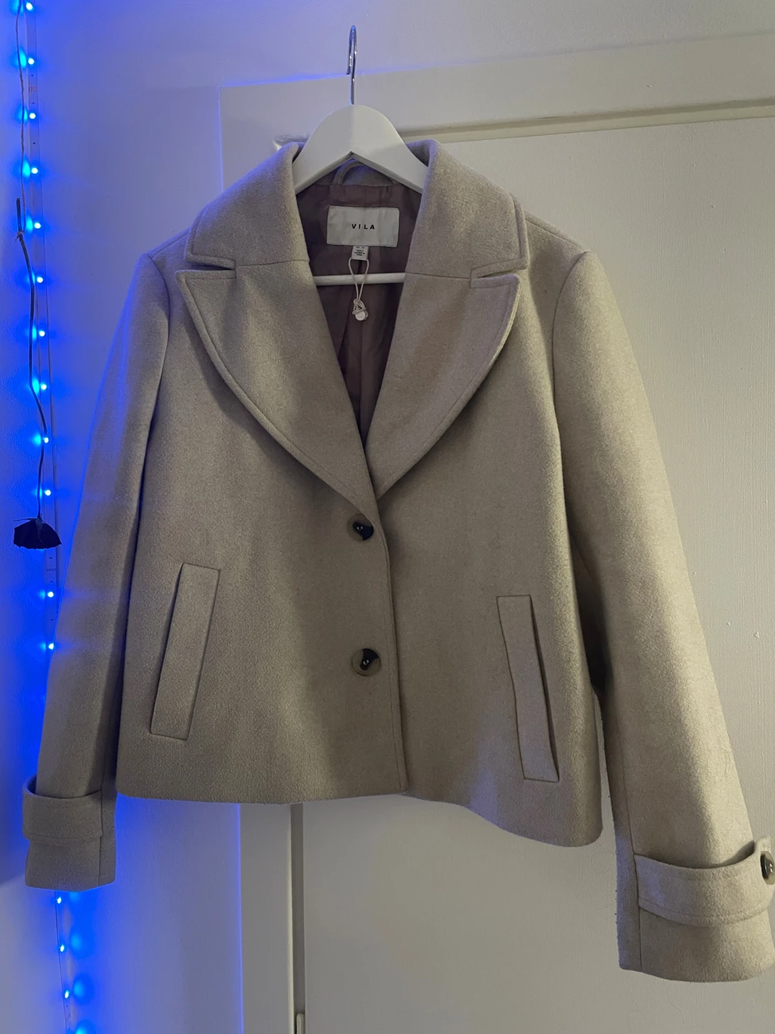 Beige kavajjacka från Vila, strl 36