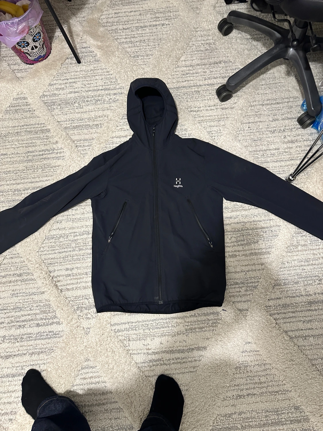 Svart vindjacka från Haglöfs med huva