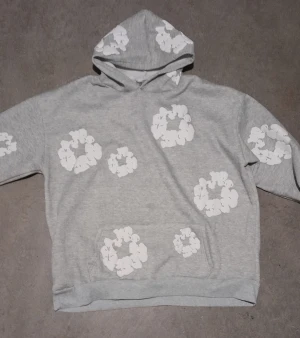 Denim Tears - Denim tears kofta råka köpa fel storlek så den är helt ny aldrig använt den Storlek L