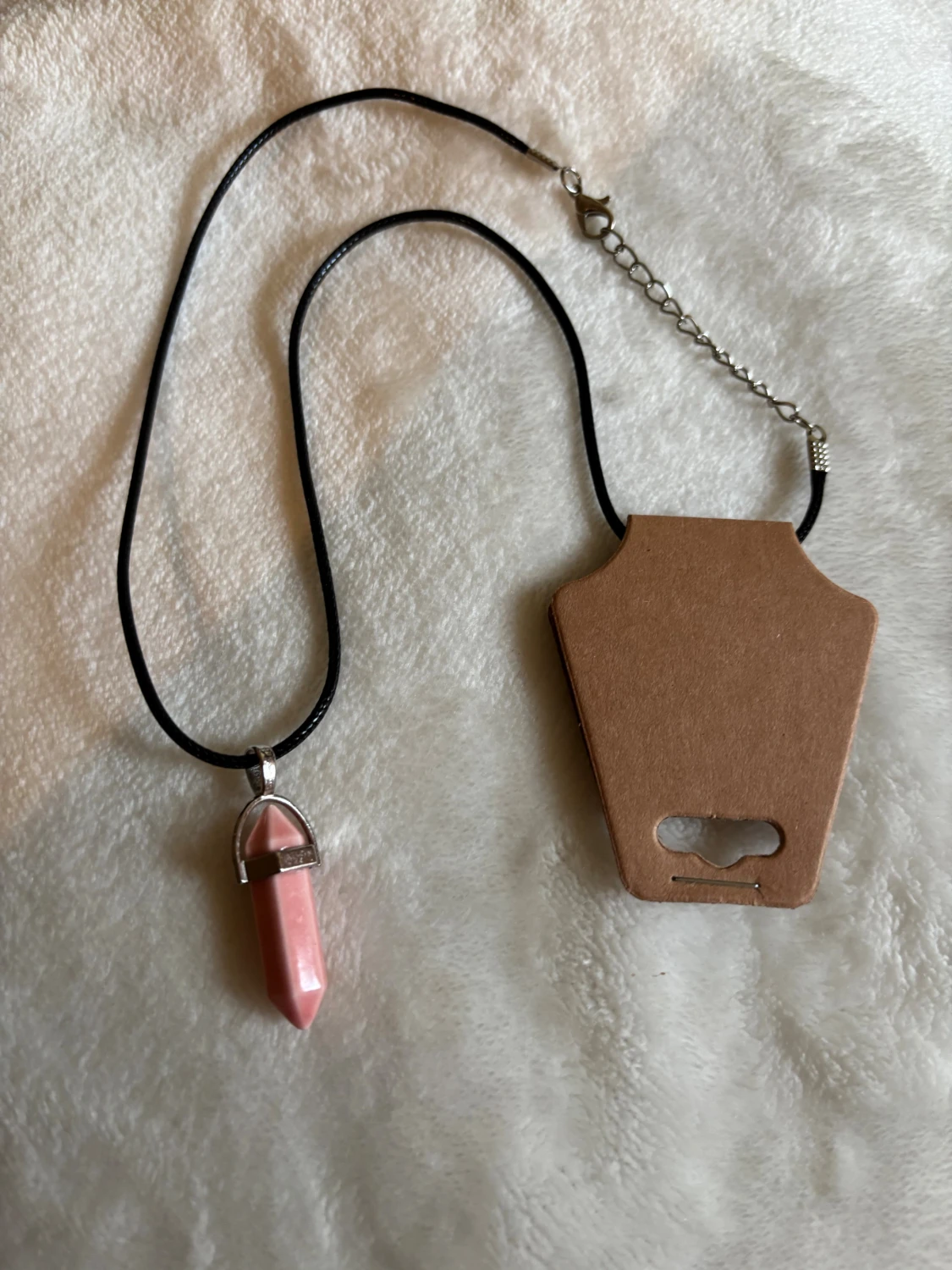 Halsband med rosa kristallhänge